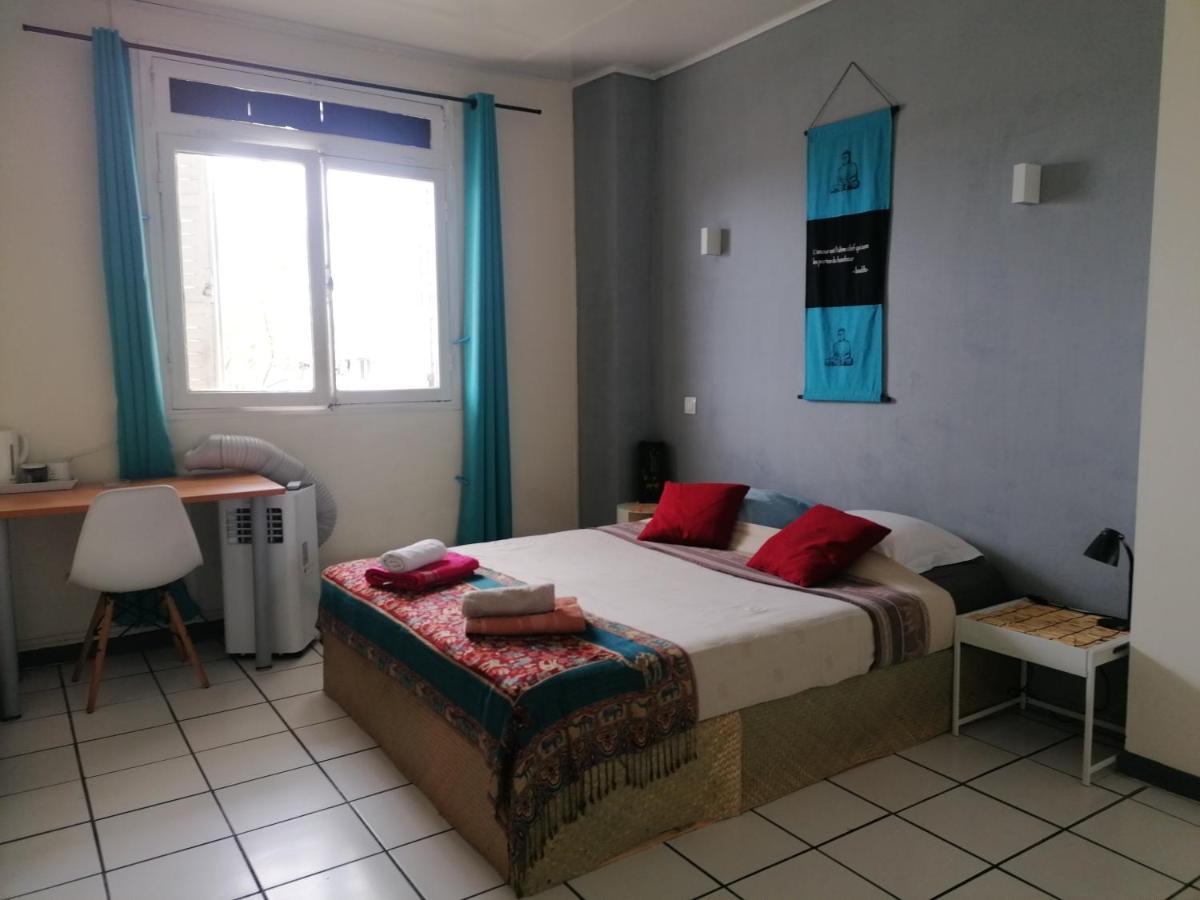 Jolie Chambre Climatisee Avec Balcon Chez L'Habitant Сен-Пьер Экстерьер фото
